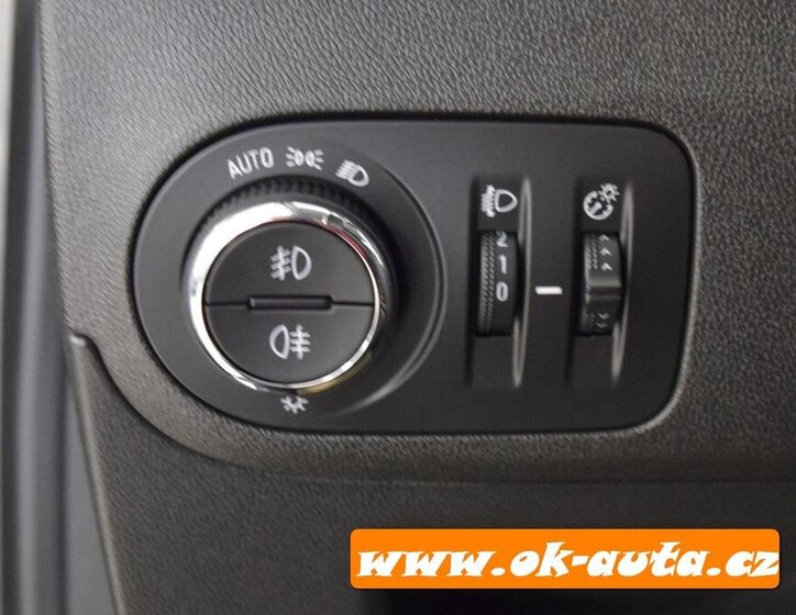 Opel Ostatní Hatchback 1,2 l 81 kw