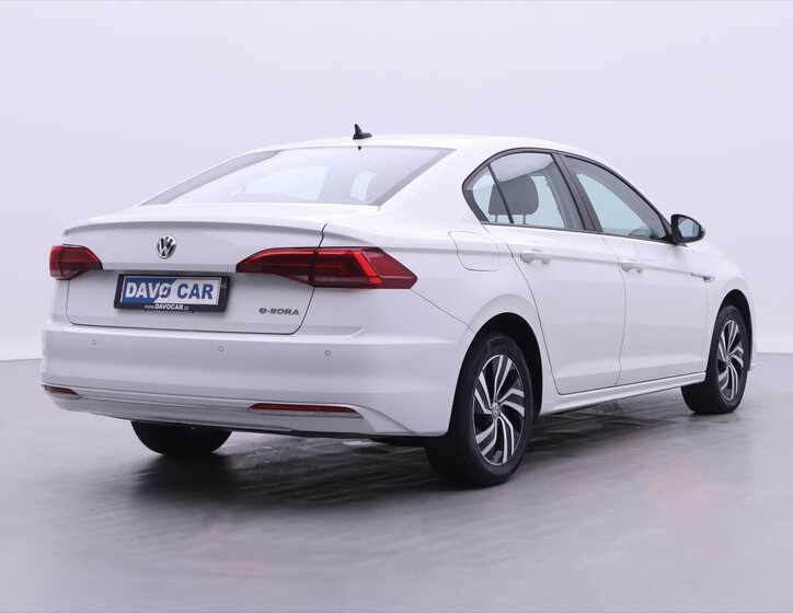 Volkswagen Bora Sedan / Limuzína 0,0 100 kw