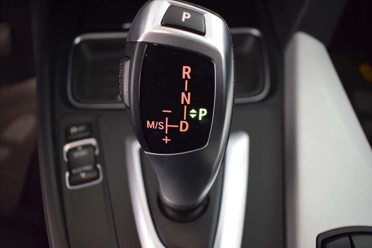 BMW Řada 3 Sedan / Limuzína 1,6 l 100 kw