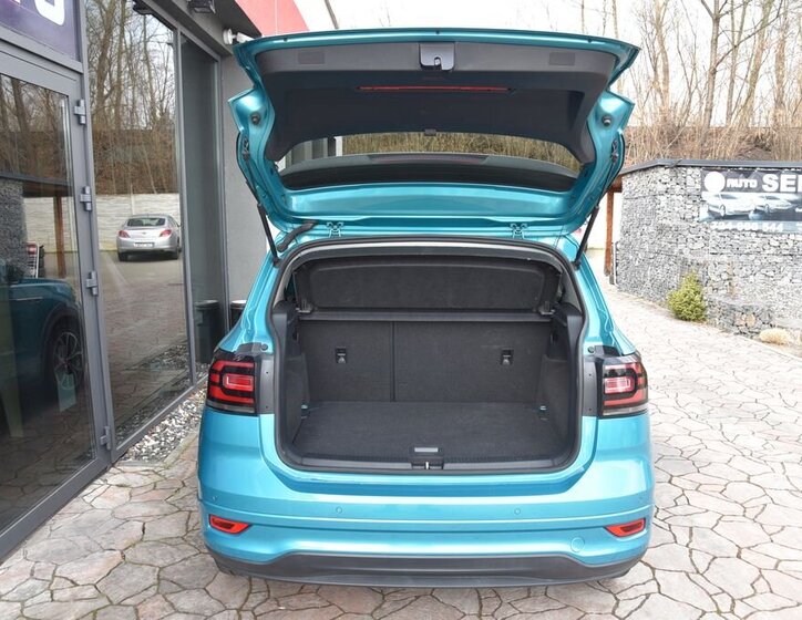 Volkswagen T-Cross SUV / Terénní 1,5 l 110 kw