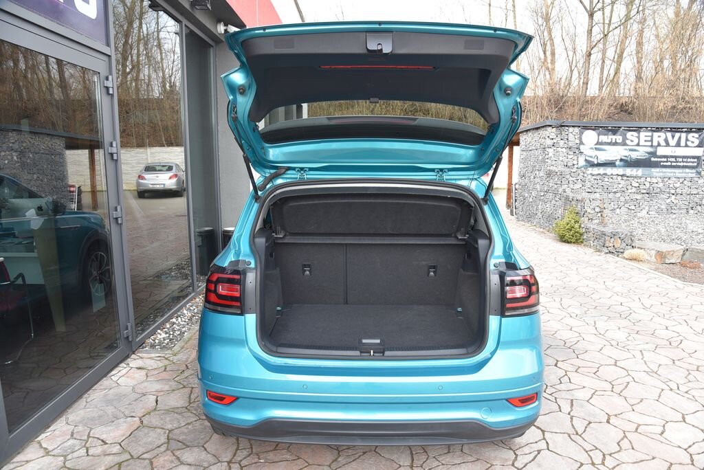 Volkswagen T-Cross SUV / Terénní 1,5 l 110 kw