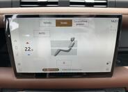 Land Rover Defender 29