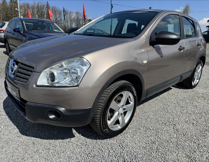 Nissan Qashqai SUV / Terénní 1,6 l 84 kw