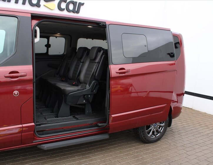 Ford Tourneo Custom MPV 2,0 l 136 kw