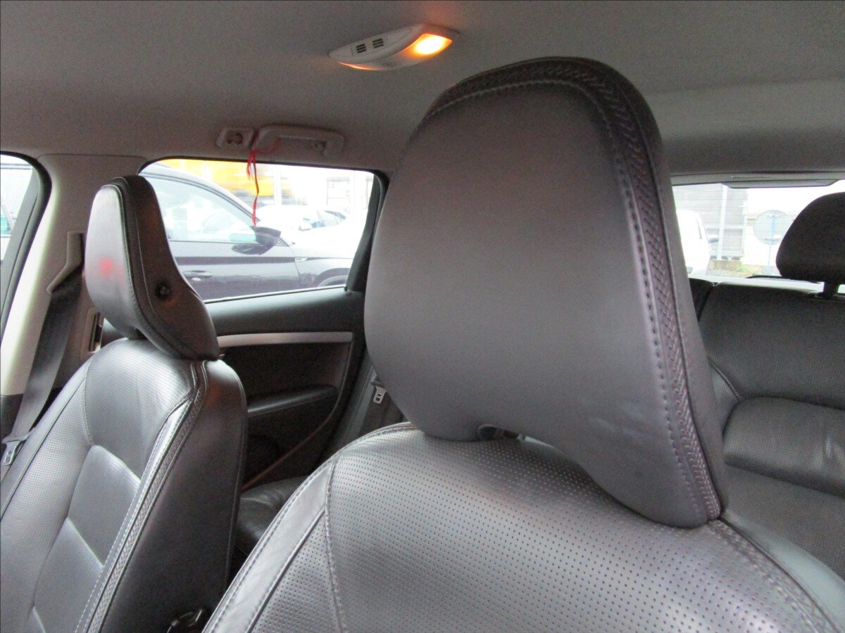 Volvo XC70 Kombi 2,4 l 158 kw