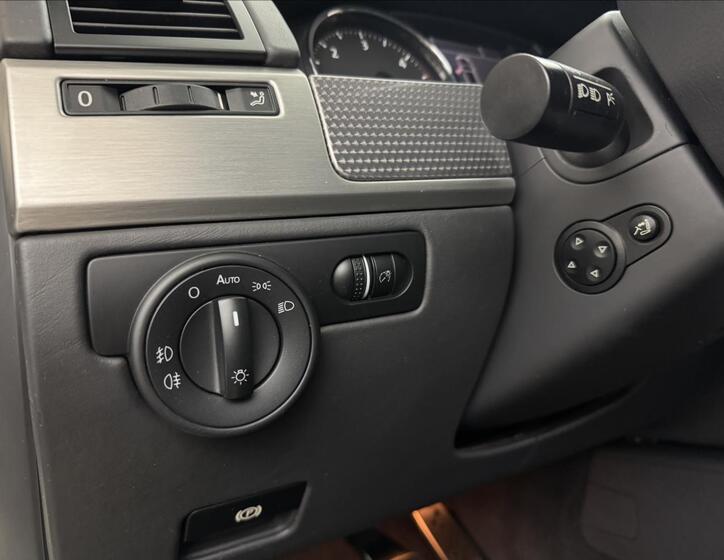 Volkswagen Touareg 8