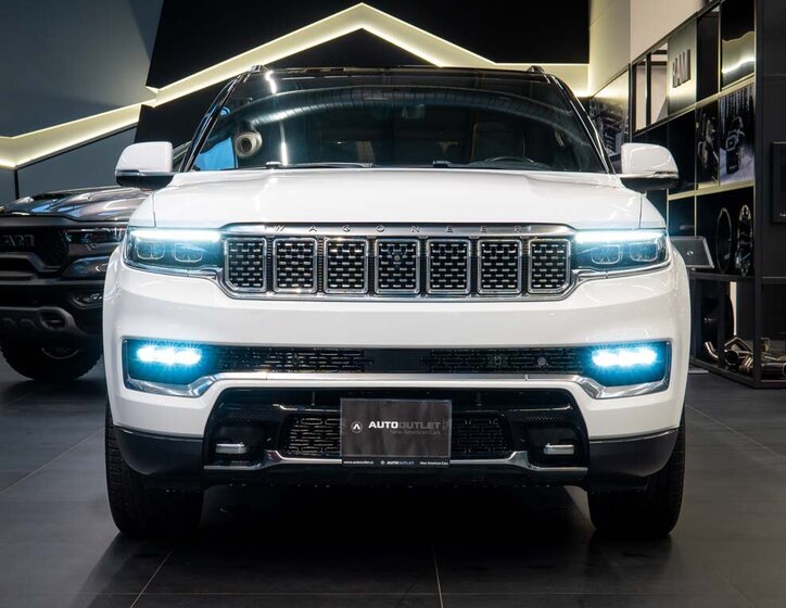 Jeep Grand Wagoneer SUV / Terénní 6,4 l 351 kw