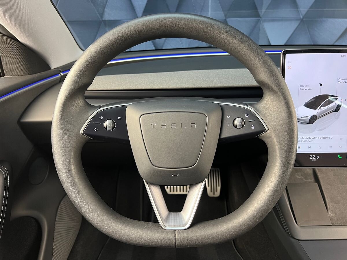 Tesla Model 3 Sedan 0,0 324 kw