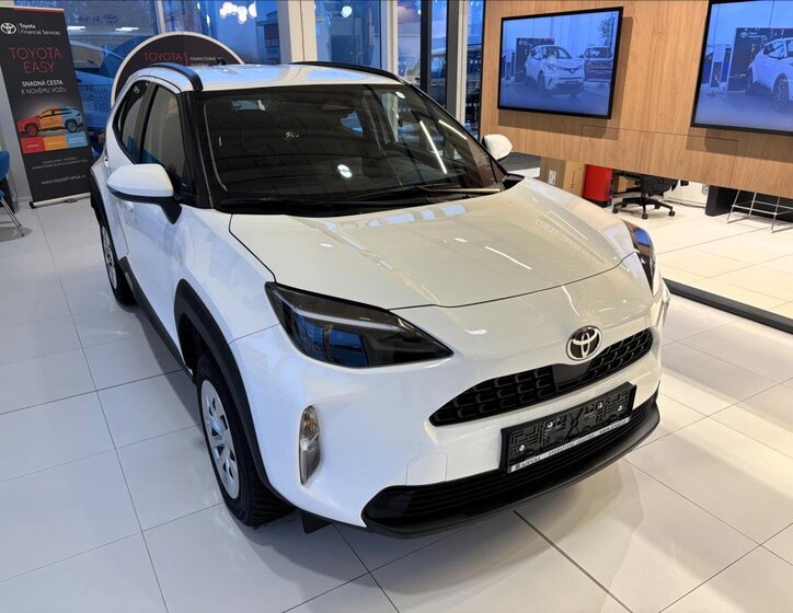 Toyota Yaris Cross SUV 1,5 l 0