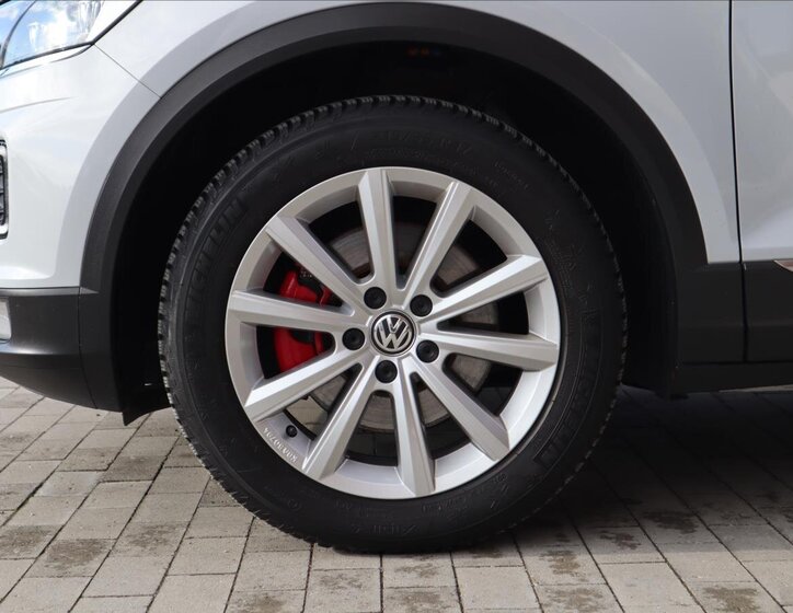 Volkswagen T-Roc CUV 1,5 l 110 kw