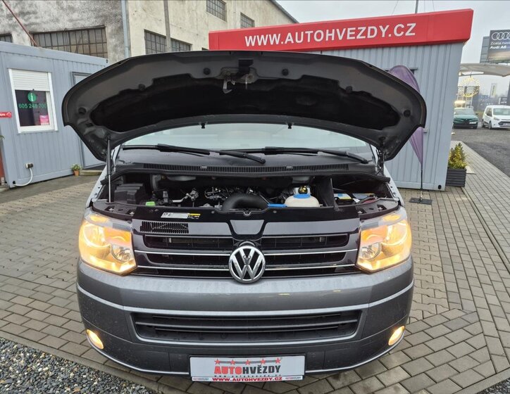 Volkswagen Multivan 32