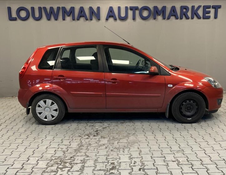 Ford Fiesta Hatchback 1,3 l 51 kw