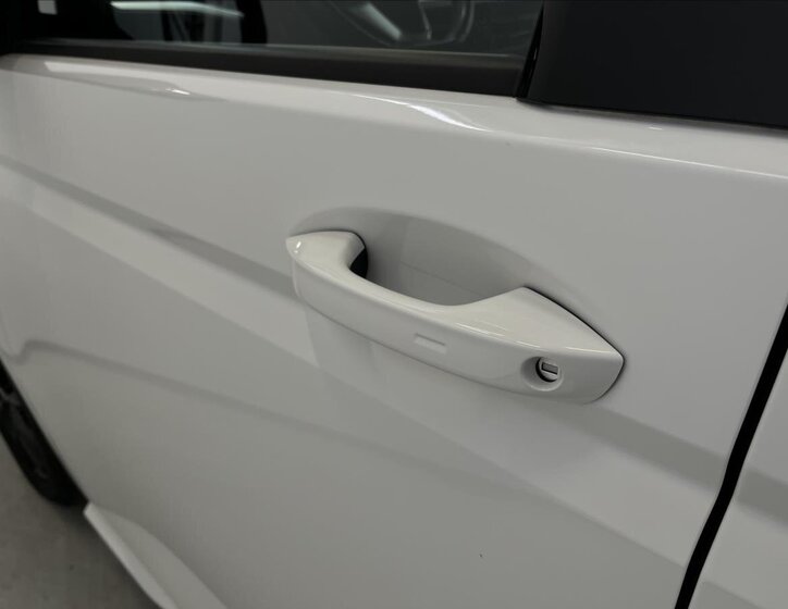 Volkswagen Multivan 30