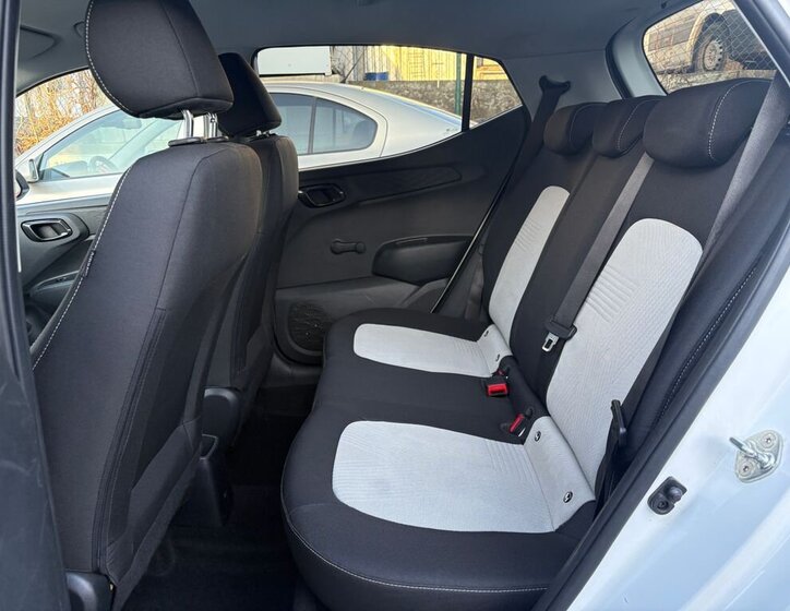 Hyundai i10 Hatchback 998,0 49 kw