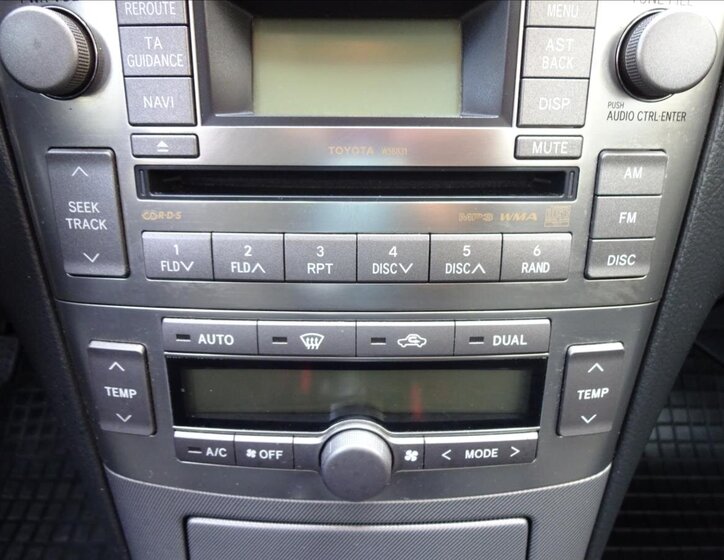 Toyota Avensis Kombi 2,0 l 93 kw
