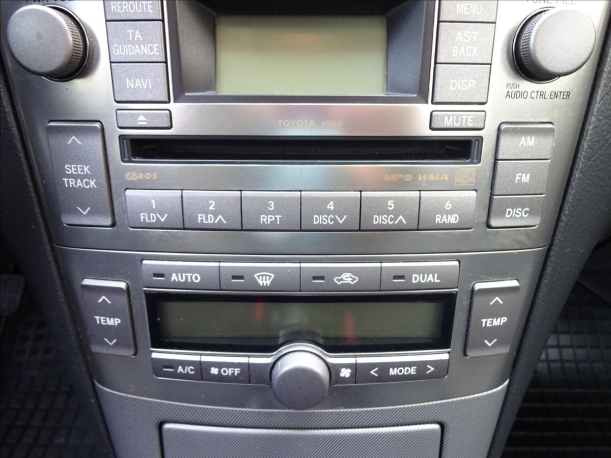 Toyota Avensis Kombi 2,0 l 93 kw