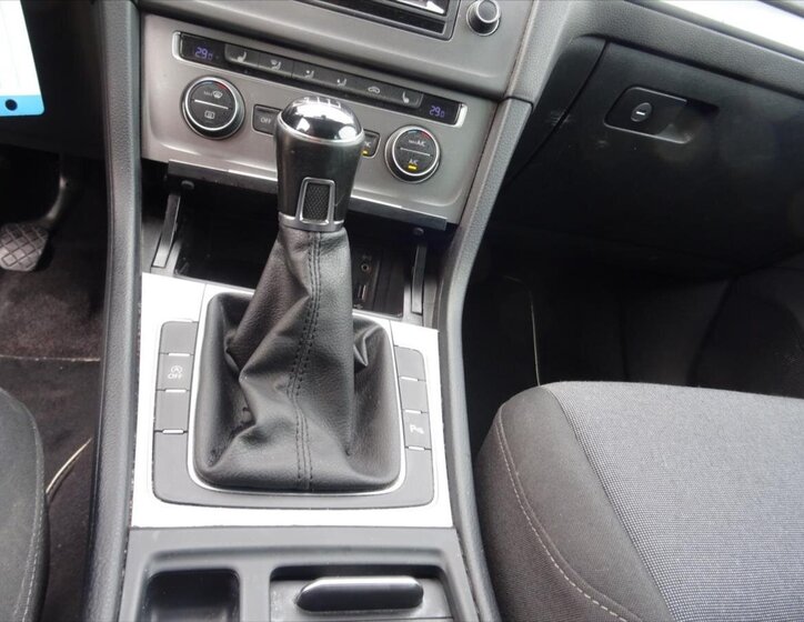 Volkswagen Golf Kombi 1,6 l 81 kw