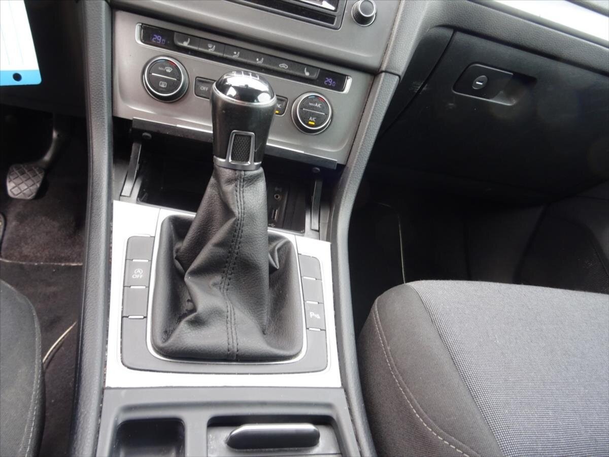 Volkswagen Golf Kombi 1,6 l 81 kw