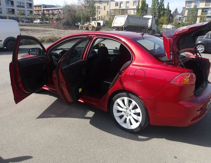 Mitsubishi Lancer Sedan / Limuzína 2,0 l 103 kw