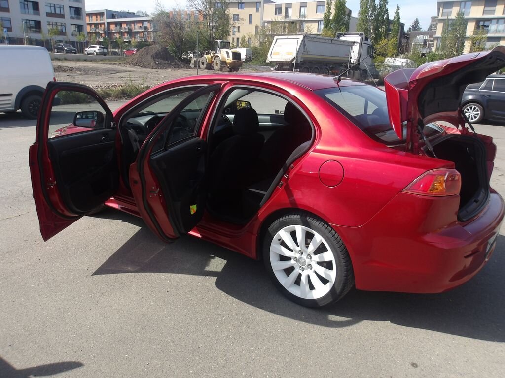 Mitsubishi Lancer Sedan / Limuzína 2,0 l 103 kw