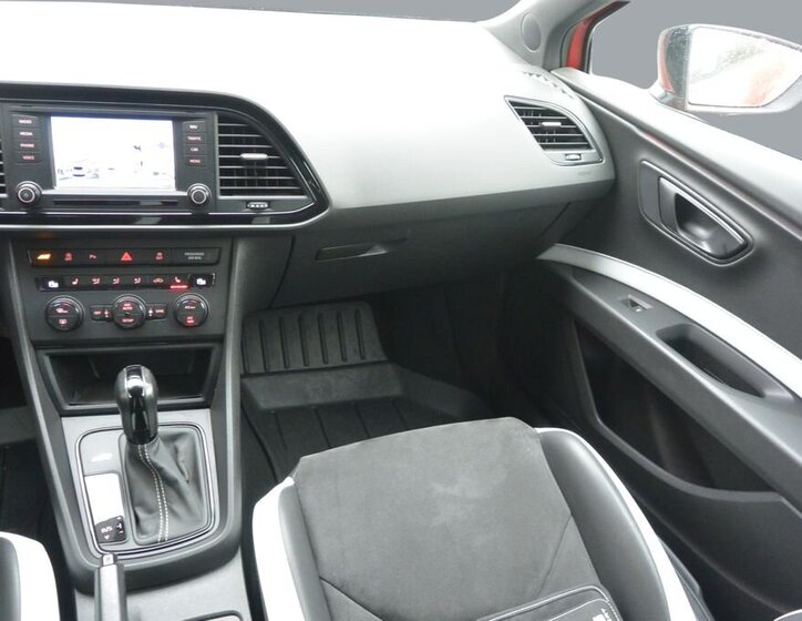 Seat Leon Hatchback 2,0 l 206 kw