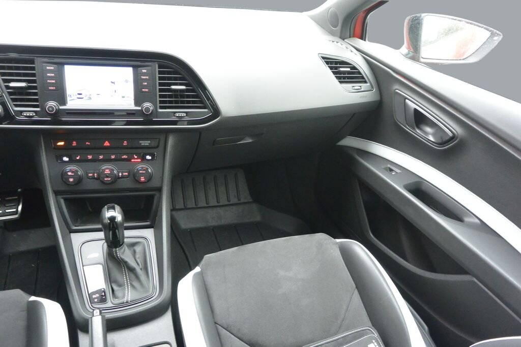 Seat Leon Hatchback 2,0 l 206 kw