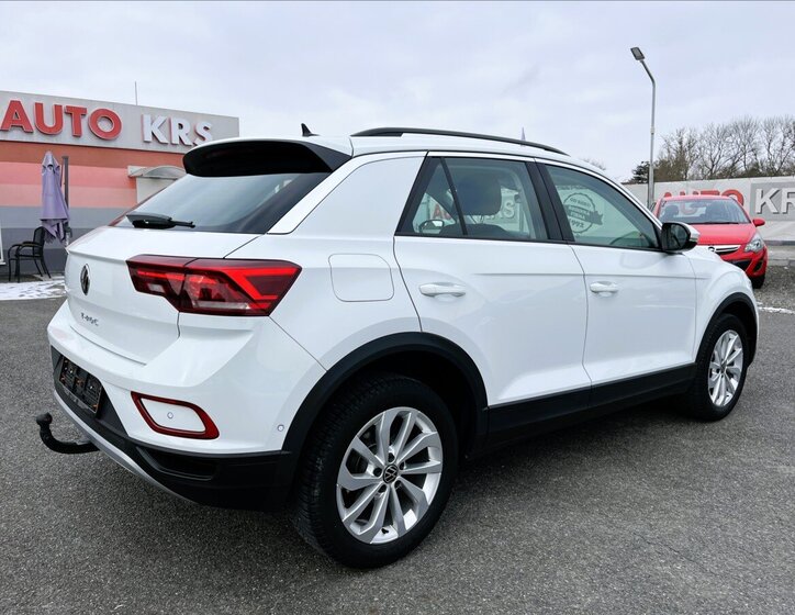 Volkswagen T-Roc 4