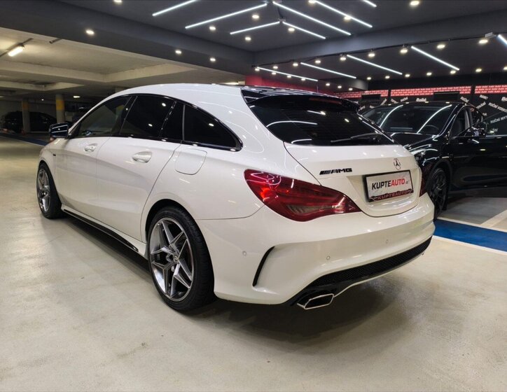 Mercedes-Benz CLA 3