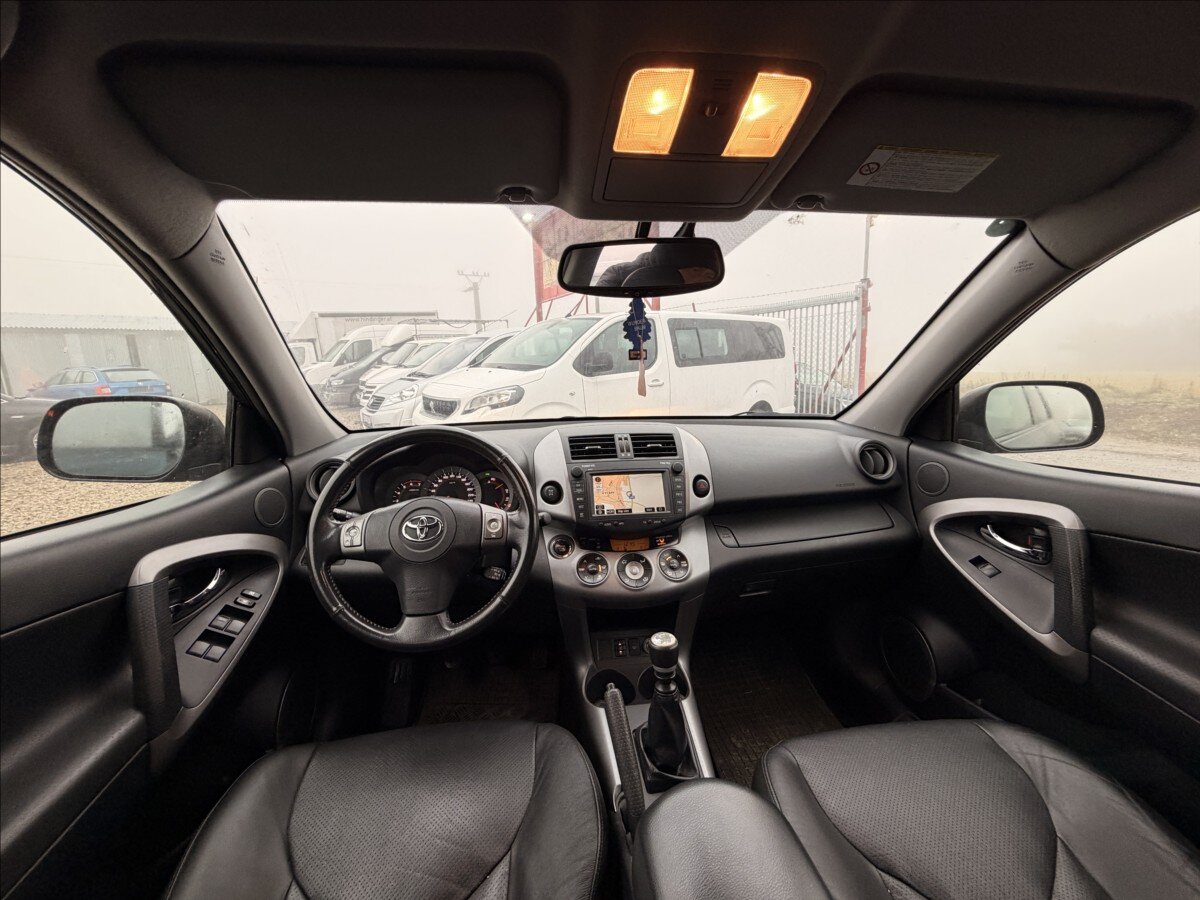 Toyota RAV4 SUV / Terénní 2,2 l 130 kw