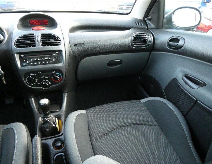 Peugeot 206 Hatchback 1,6 l 80 kw