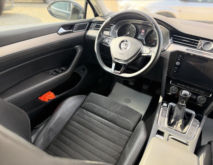 Volkswagen Passat Sedan / Limuzína 2,0 l 110 kw