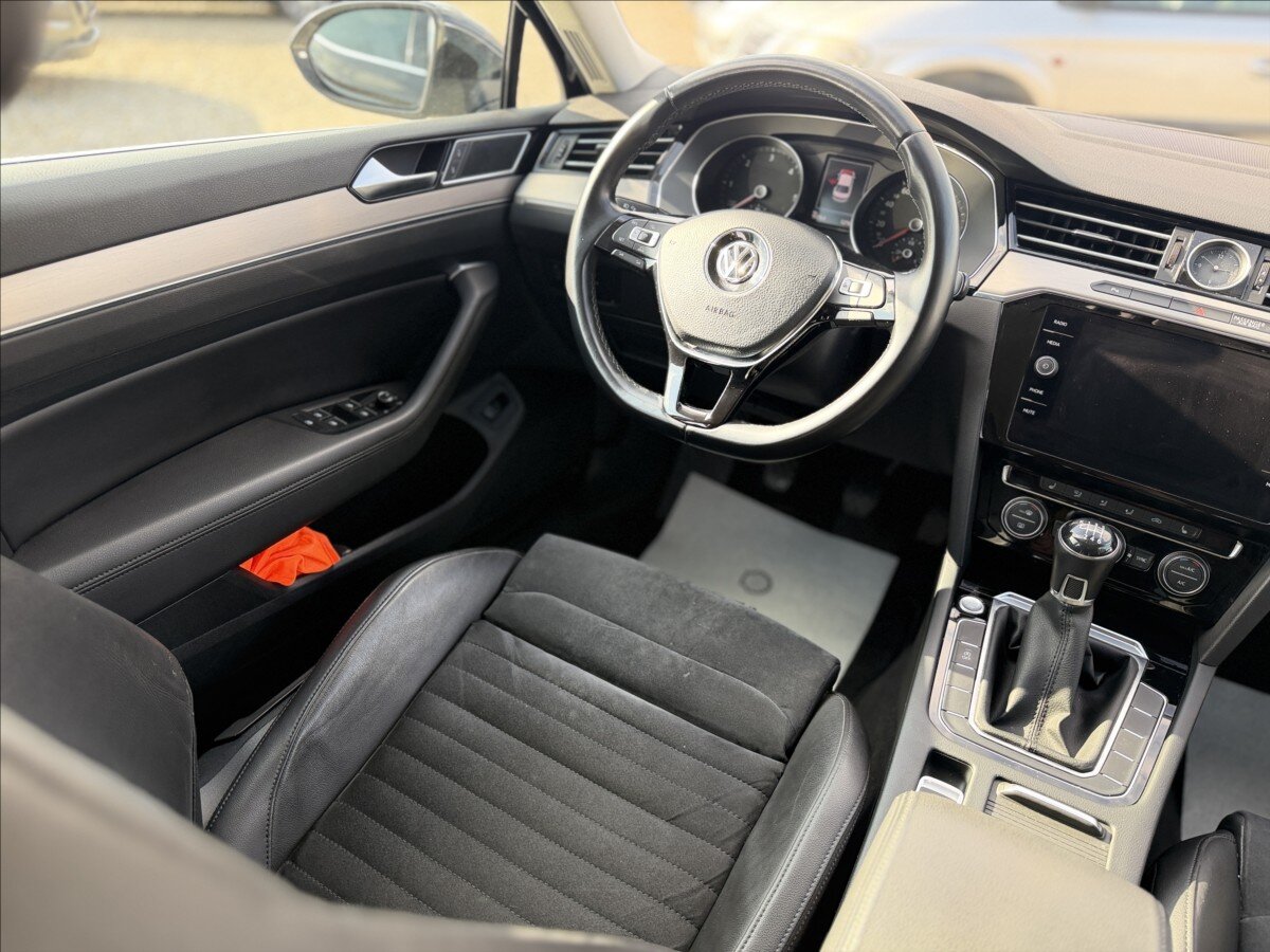 Volkswagen Passat Sedan / Limuzína 2,0 l 110 kw