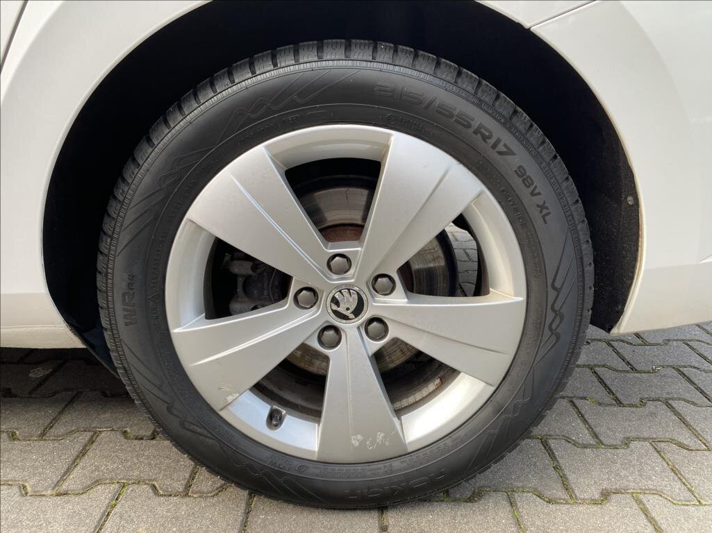 Škoda Superb Kombi 2,0 l 110 kw