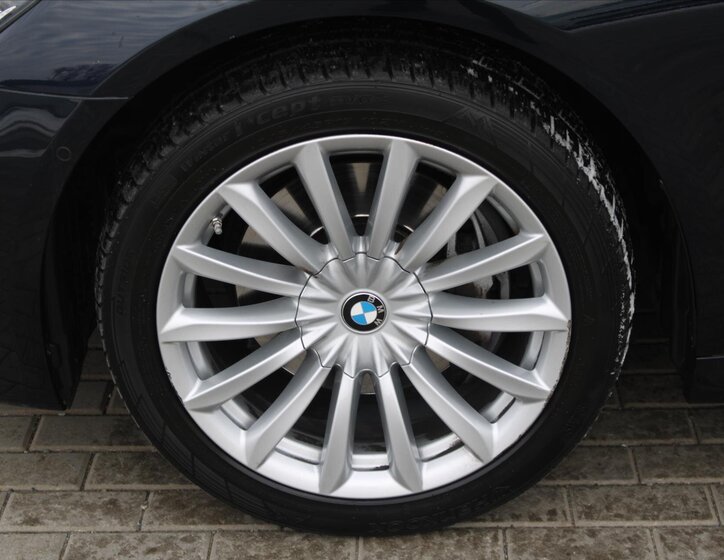 BMW Řada 7 Sedan / Limuzína 3,0 l 195 kw