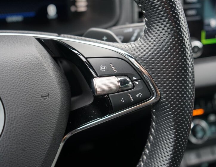 Škoda Karoq SUV 1,5 l 110 kw