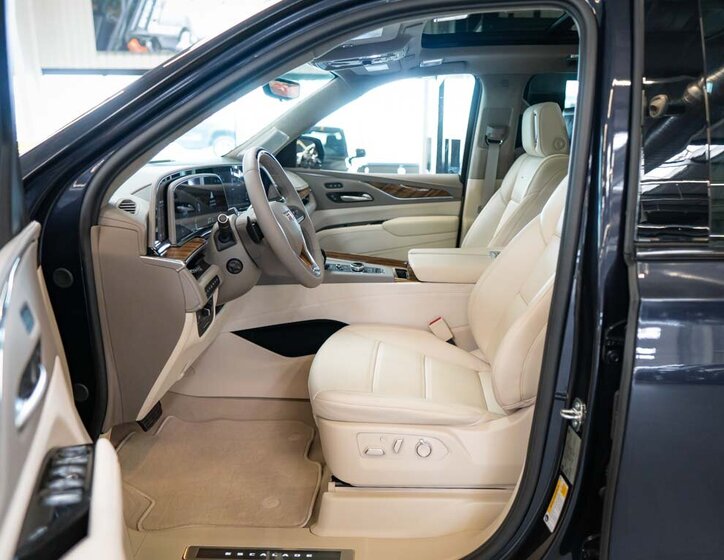 Cadillac Escalade 17