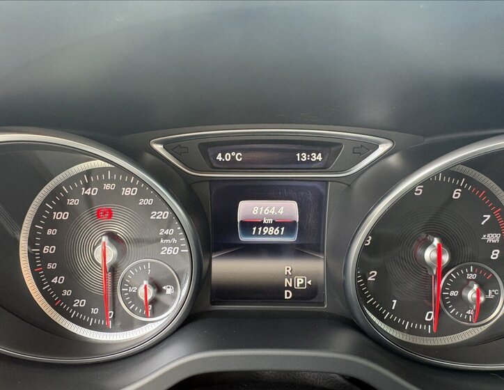 Mercedes-Benz GLA SUV 2,0 l 135 kw