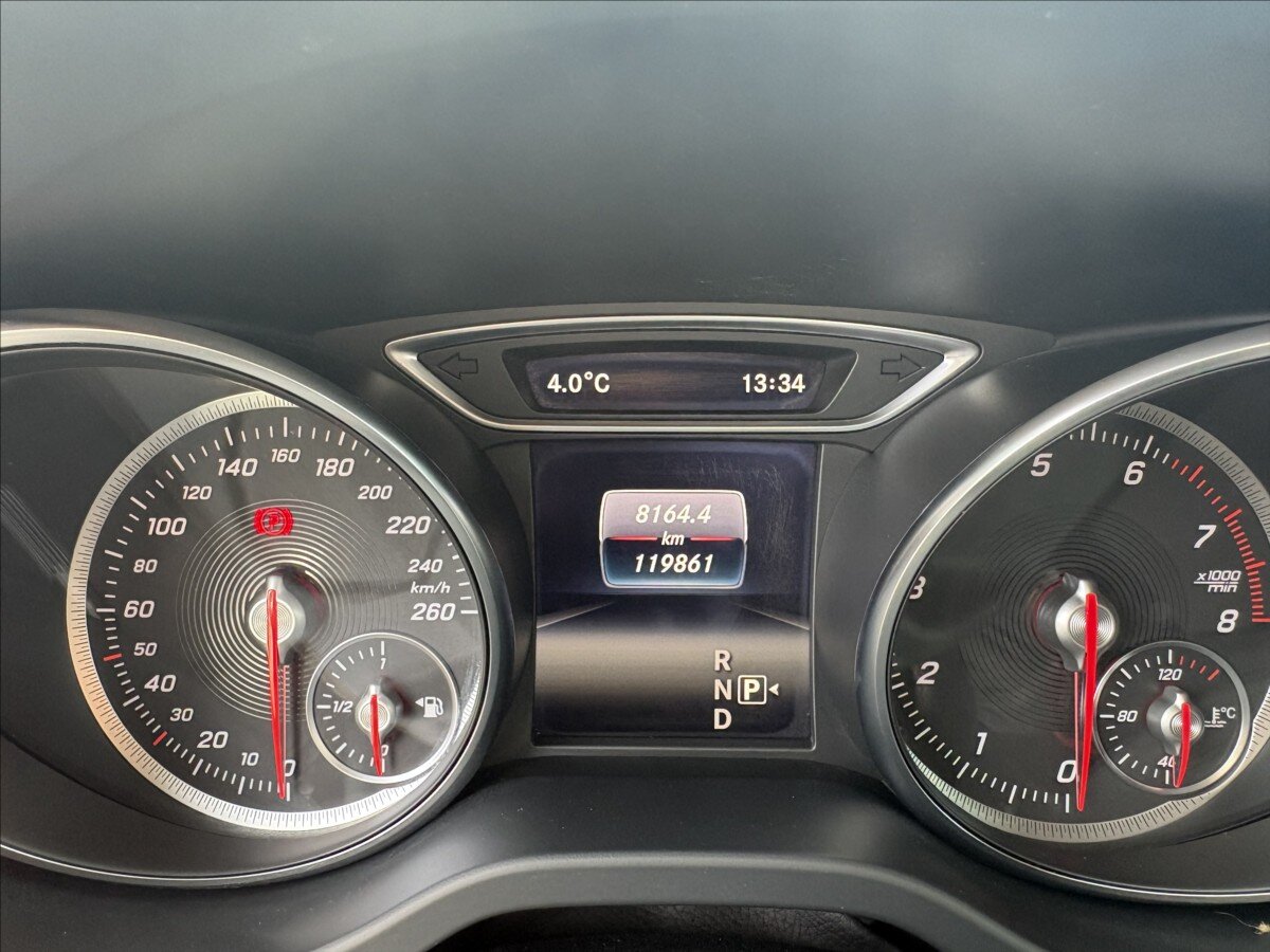 Mercedes-Benz GLA SUV 2,0 l 135 kw