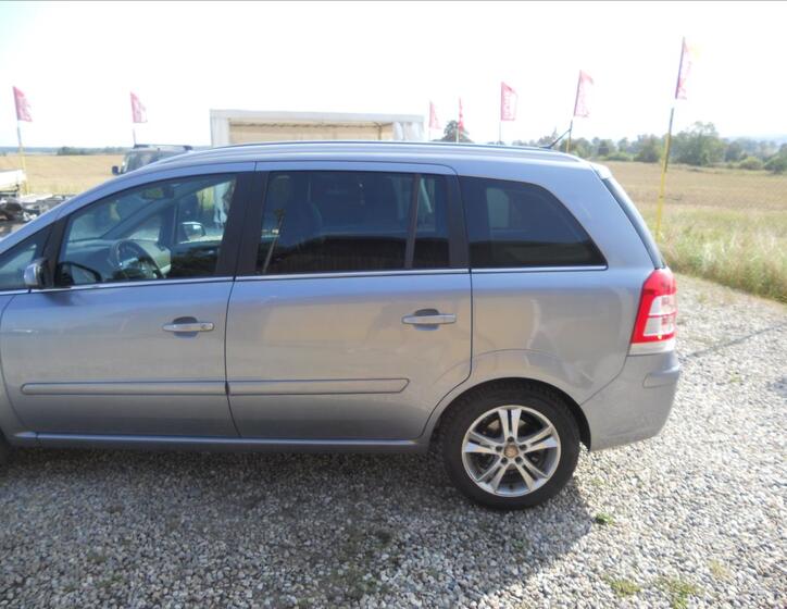 Opel Zafira 9