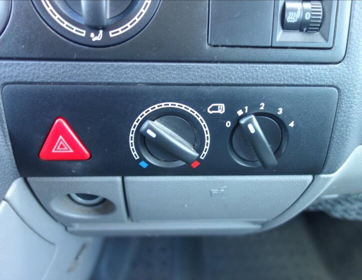 Volkswagen Transporter Kombi 2,5 l 96 kw