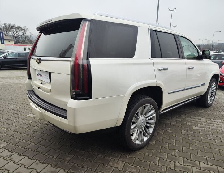 Cadillac Escalade 5