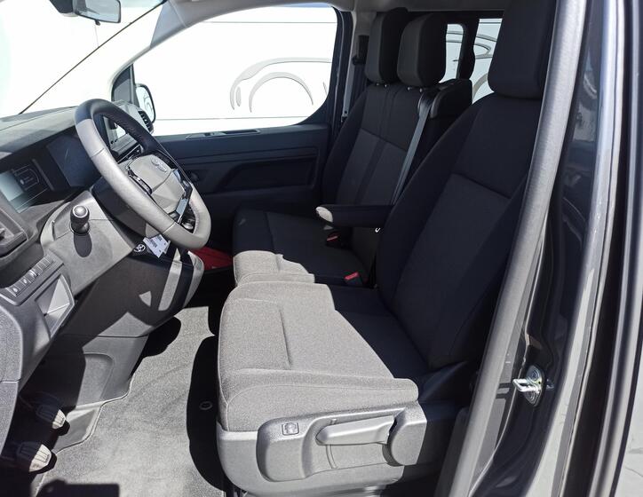 Toyota ProAce Verso 8