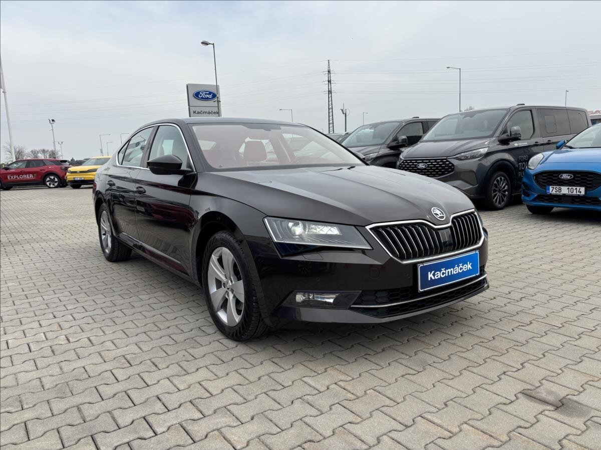 Škoda Superb Sedan / Limuzína 2,0 l 140 kw