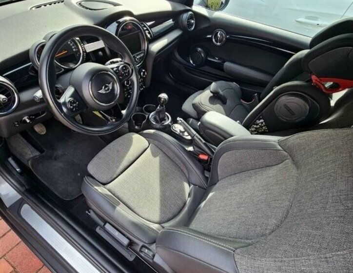 Mini Cooper Hatchback 0,0 0