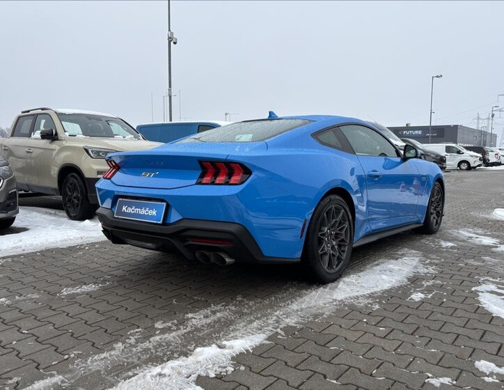 Ford Mustang Kupé 5,0 l 328 kw