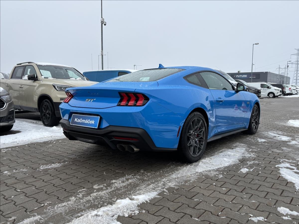 Ford Mustang Kupé 5,0 l 328 kw