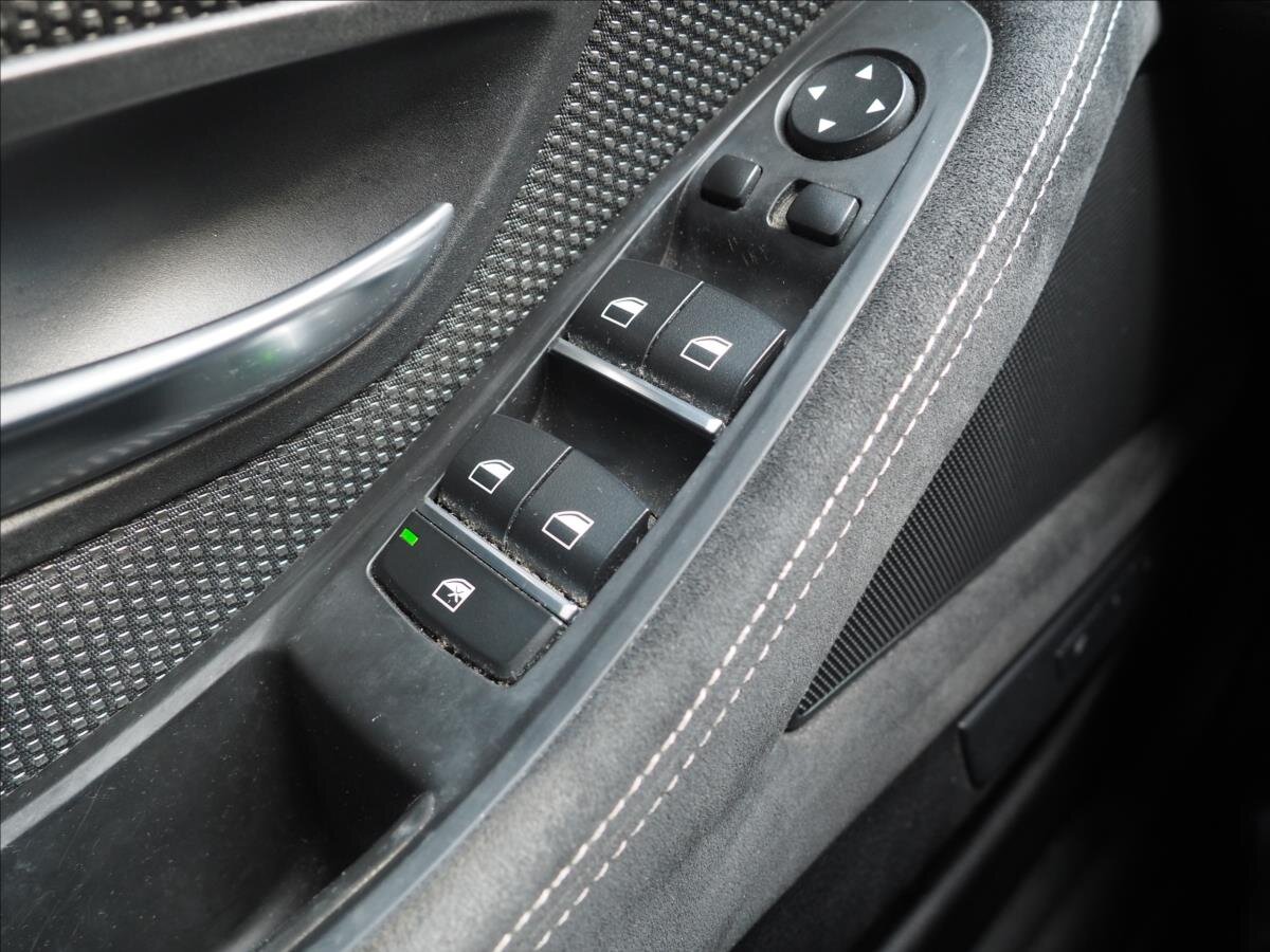 BMW Řada 5 Kombi 3,0 l 190 kw