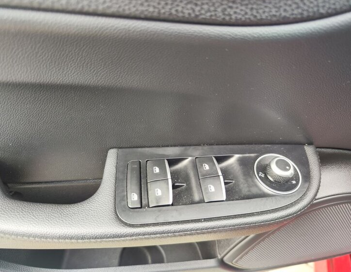 Alfa Romeo Giulia Sedan / Limuzína 2,1 l 110 kw