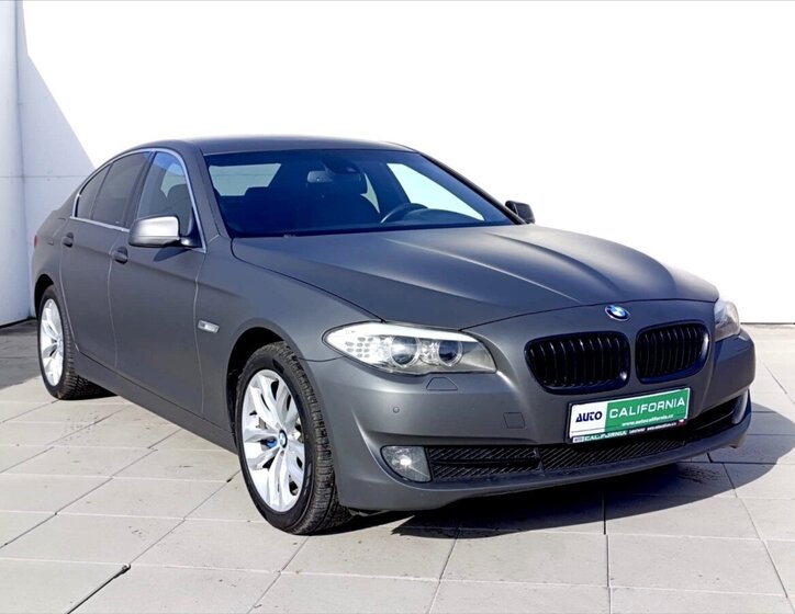 BMW Řada 5 Sedan 3,0 l 180 kw