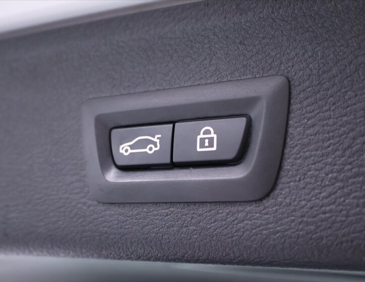 BMW X3 Kombi 3,0 l 190 kw